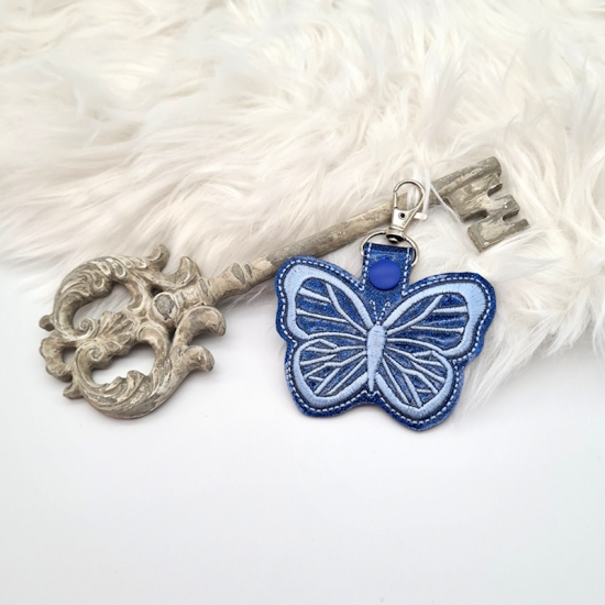 Taschenanhänger / Taschenbaumler Schmetterling blau/hellblau